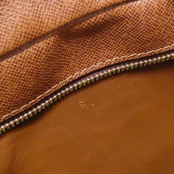 LOUIS VUITTON Brown Monogram Shoulder Bag - Picture 6 of 6